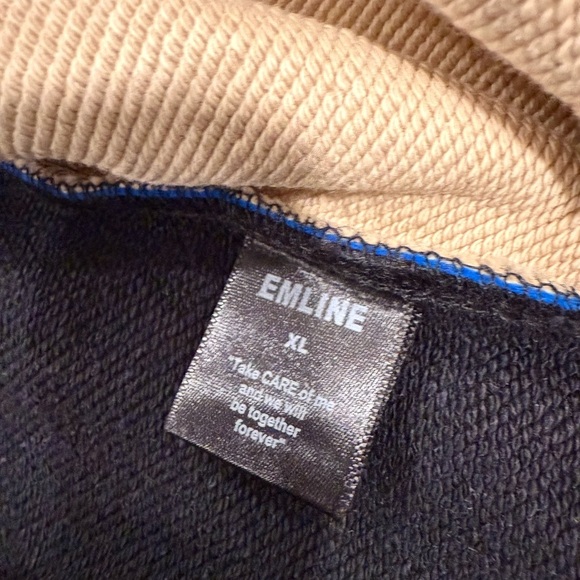 EMLINE trendy hoodie with black embroidered logo - Picture 2 of 6
